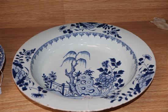 Two Chinese blue and white bowls, 18th/19th century, largest diameter 36cm